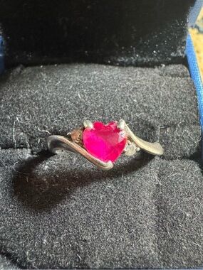 925 Sterling Silver Pink Heart Ruby Ring
Vintage Wave Bypass Design Size 7